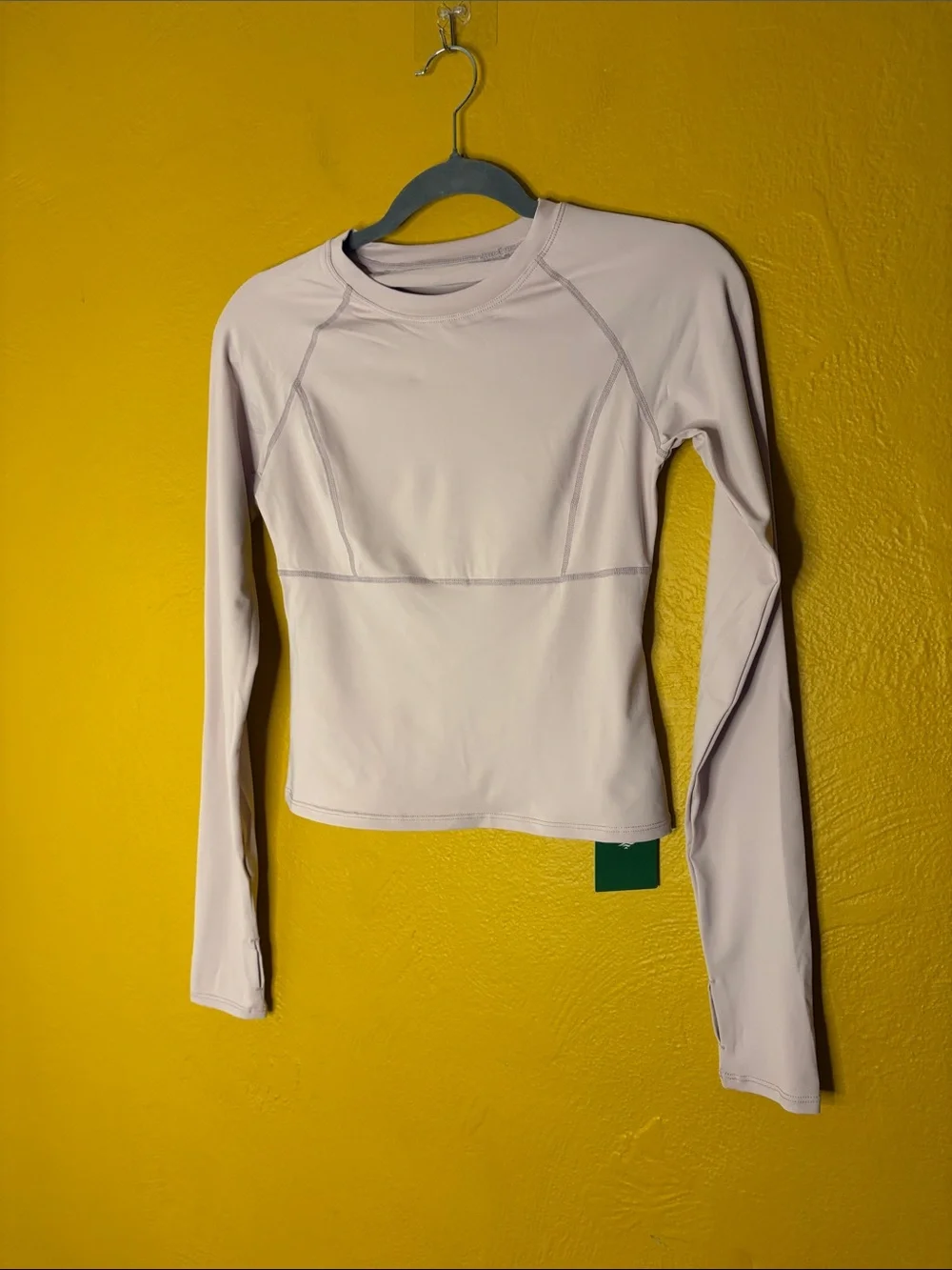 HALARA NWT Small Long Round Neck Long Sleeve Thumb Hole Yoga Top Light Purple